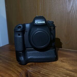 Canon 6D Camera Body + Battery Grip + 2 Batteries + Charger – Lightly Used